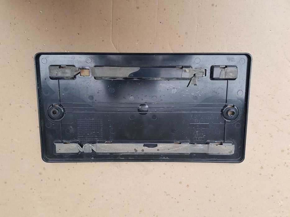 AUDI A4 S4 8W Podkładka Tablicy Rejestracyjnej Tył USA 8W58_27113