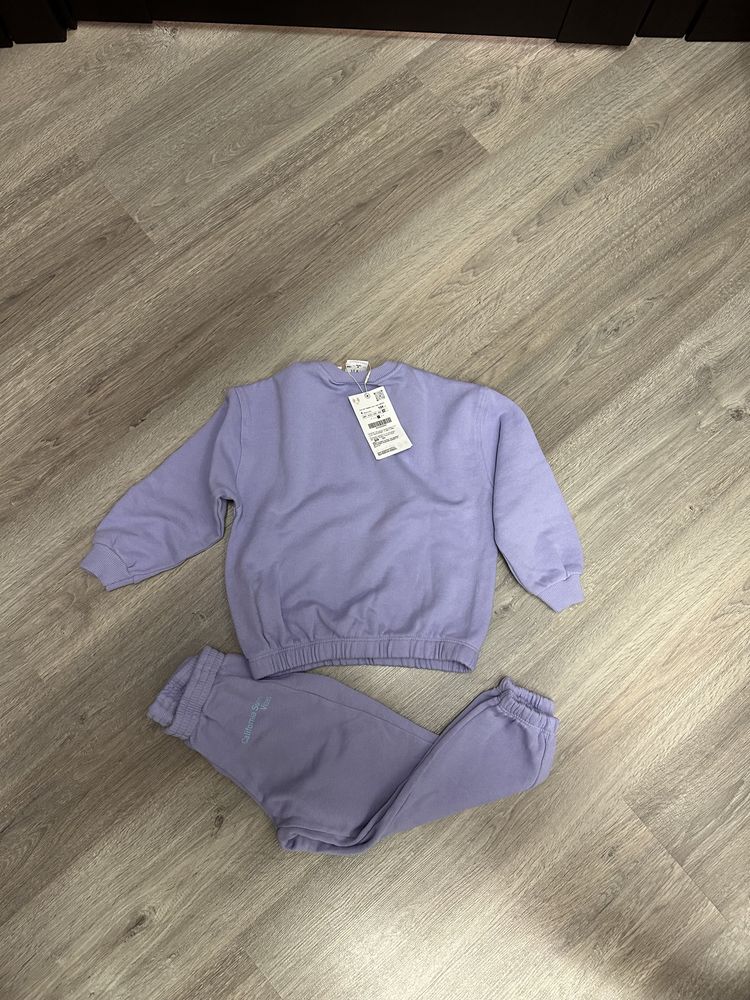 Продам новый костюм Zara размер 104
