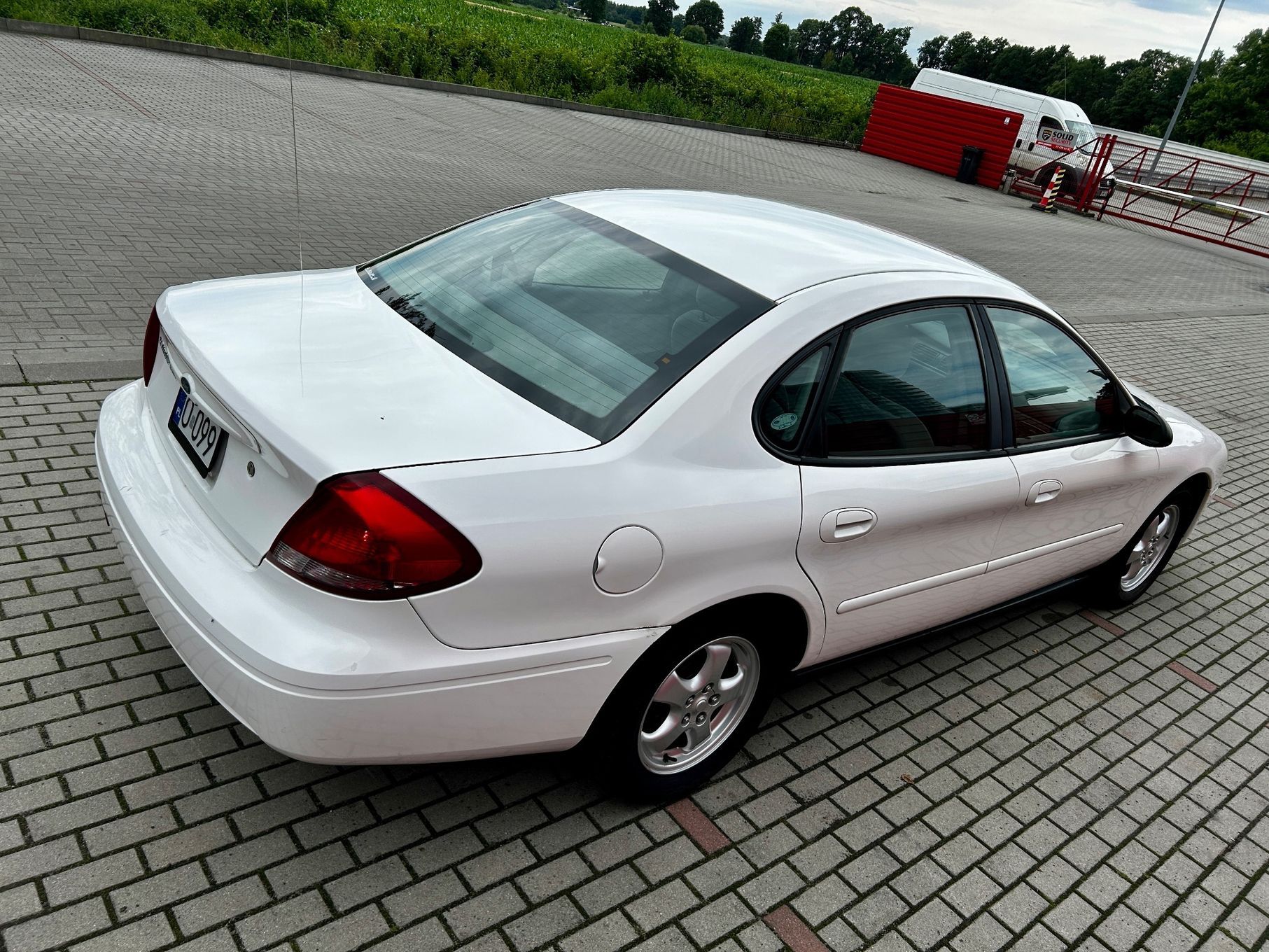 Ford Taurus 2004 3.0V6 bardzo dobry stan, klima, tempomat, automat