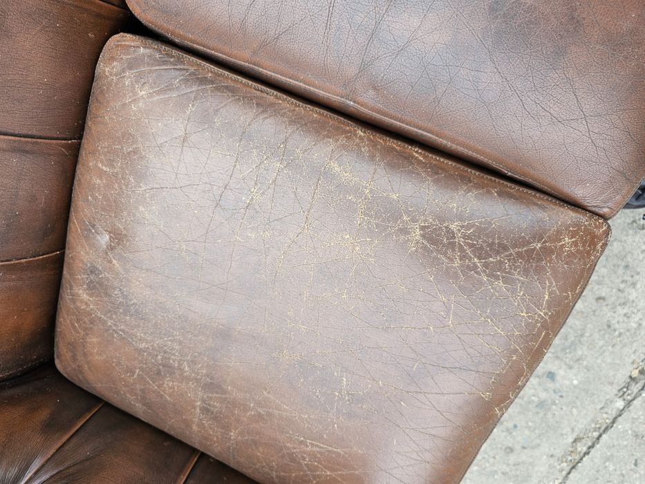 Sofa Chesterfield skórzana brązowa 140cm