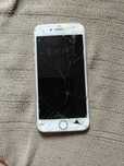 Telefon iPhone uszkodzony