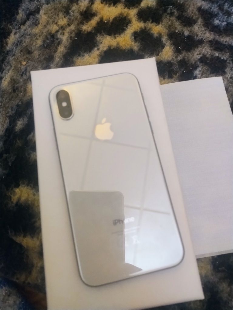 IPhone X de 64 GB como novo  entrego tbm na zona Santarém