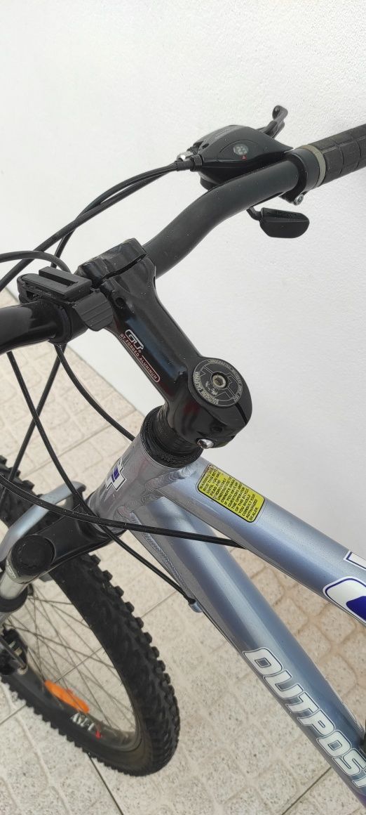 Bicicleta GT Outpost