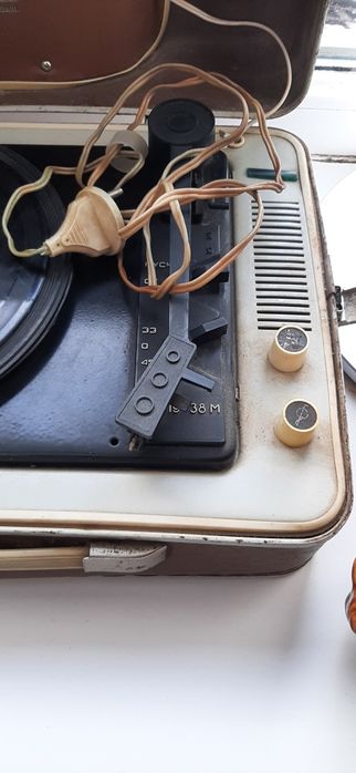 Плостинковый потефон юность 301