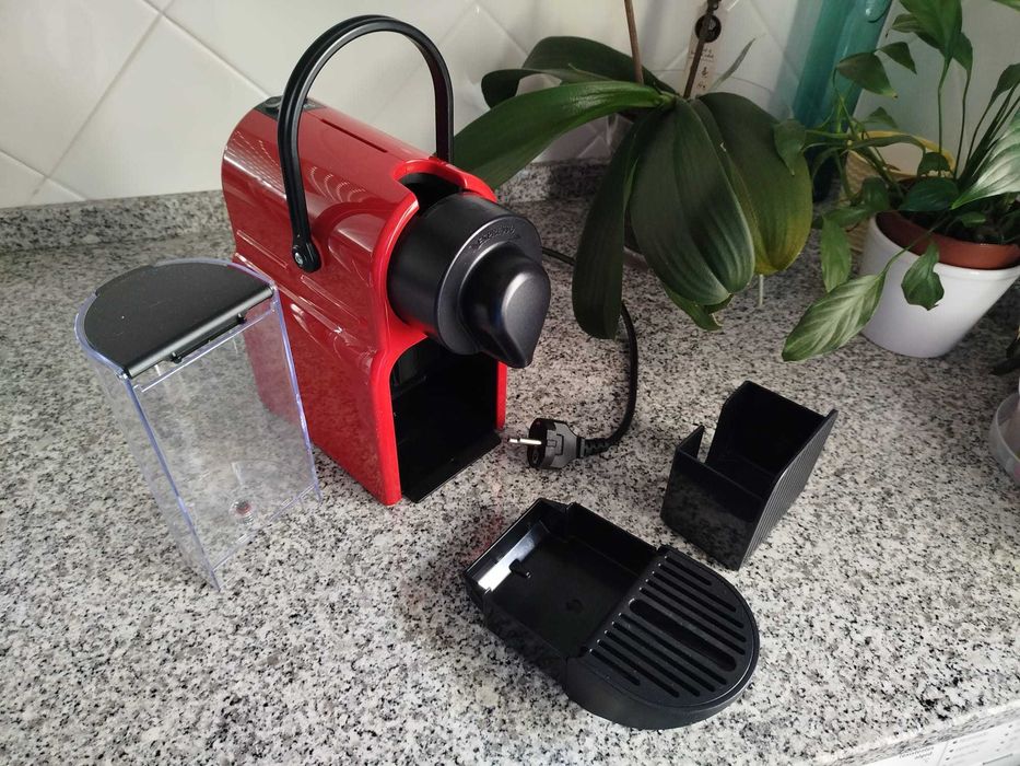 Máquina de Café KRUPS Nespresso Inissia XN100510 Vermelho