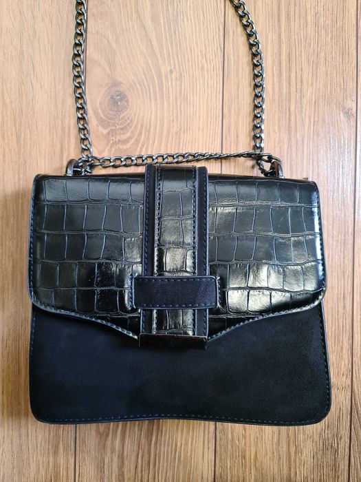 Сумочка чорна!!!