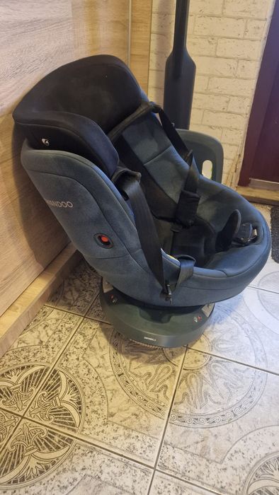 Fotelik samochodowy obrotowy Swandoo Marie 3