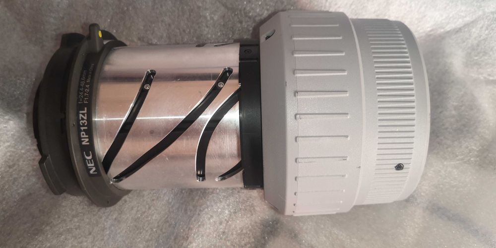 Projetor profissional Full HD nativo (compatível com 3D) NEC PA622UG