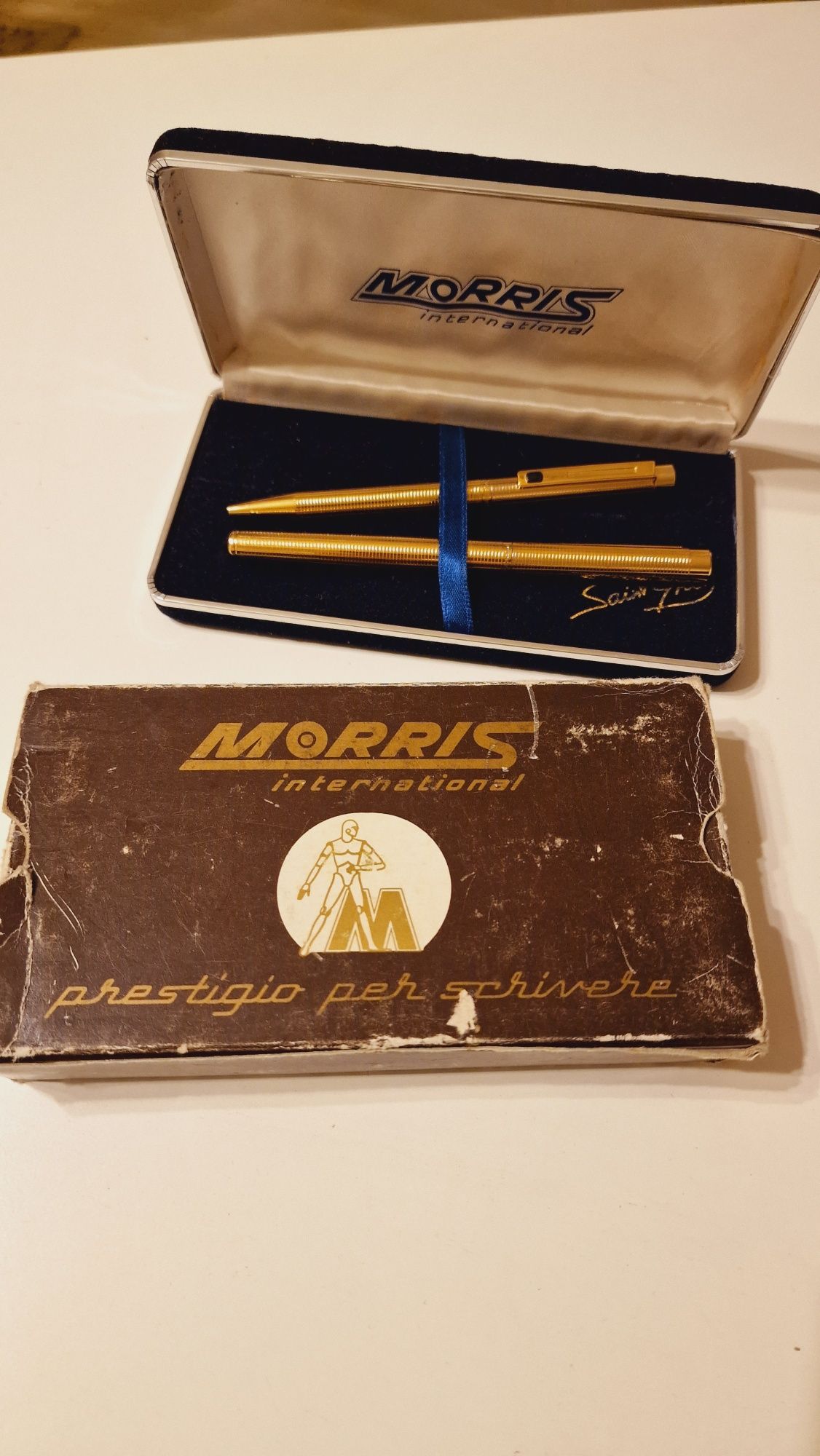 Caneta Morris international banhada a ouro