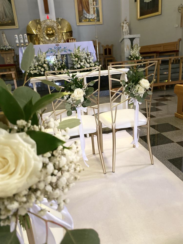 Dekoracje ślubne, krzesla, klęcznik,dywan