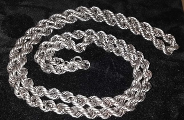 Piękny łańcuch srebro.