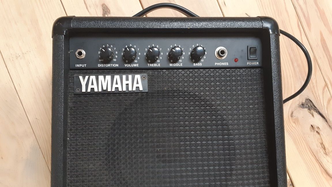 Amplificador Yamaha HY-10G III 25watts