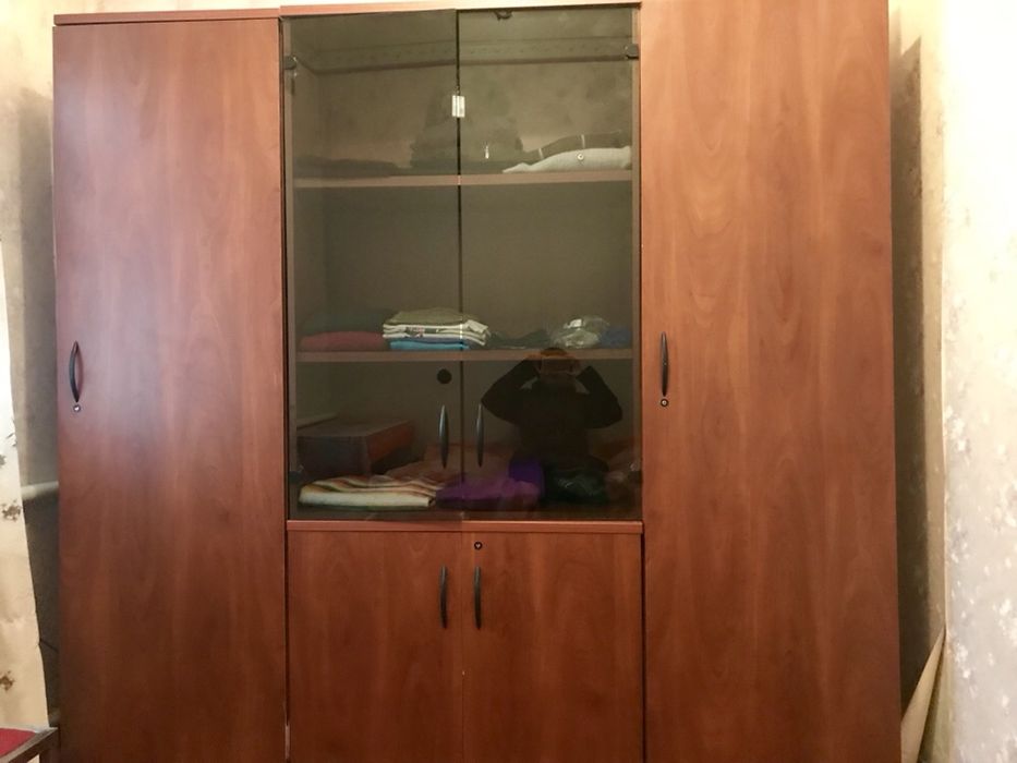 Шкаф деревянный шпонированный