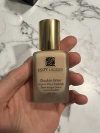 Тональна основа Estée Lauder