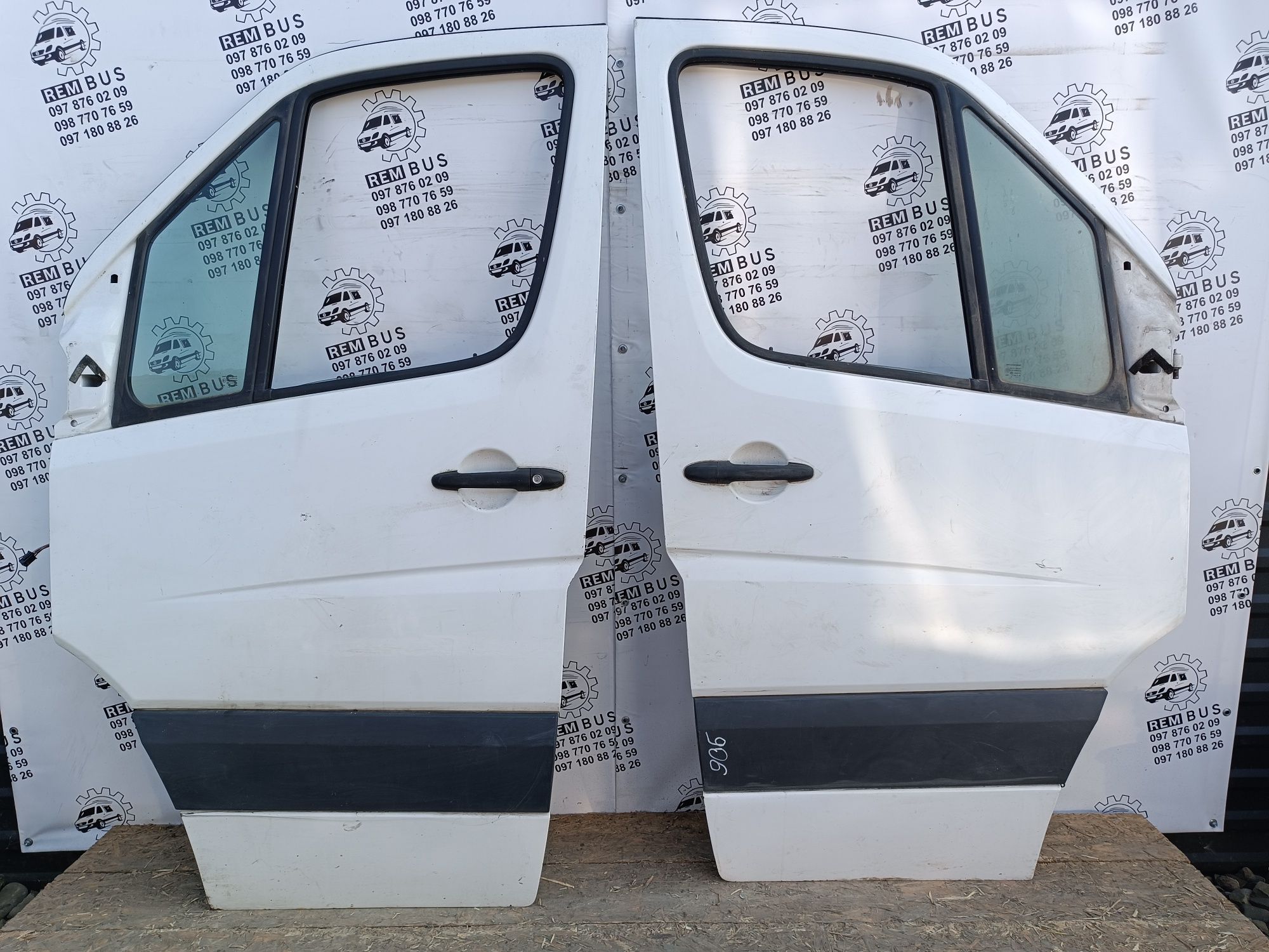 Білі двері передні MB Sprinter W906 VW Crafter спрінтер