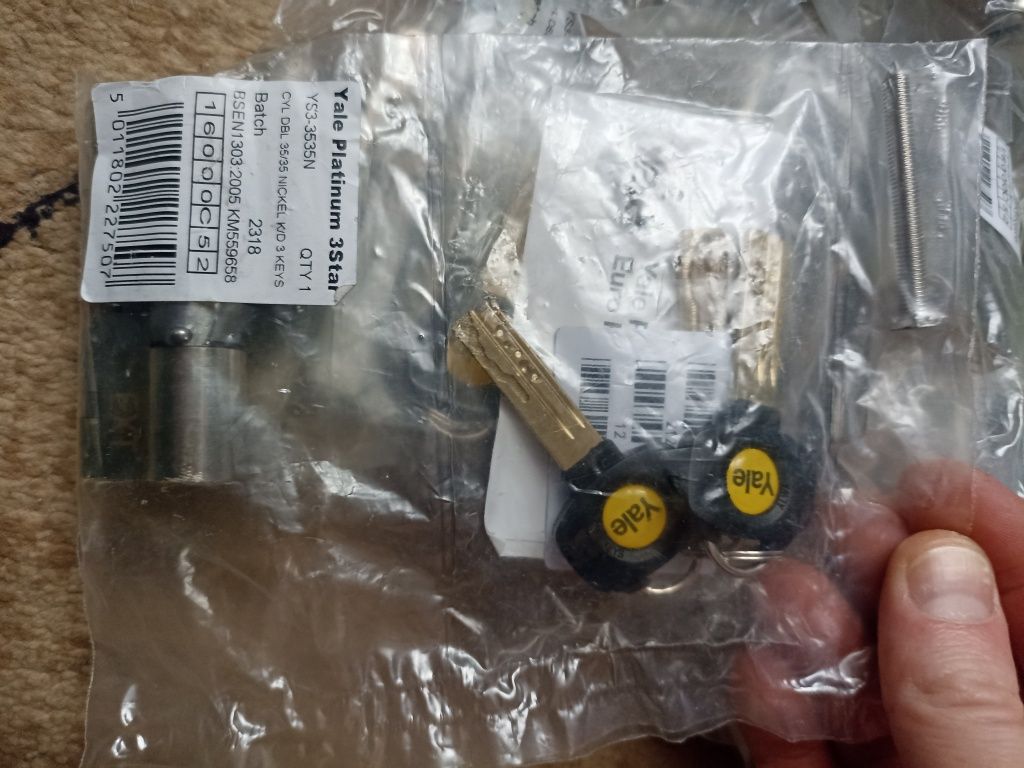 Wkładki Yale, cylinder, nikiel, mosiądz 35/35 50/50 40/50 gałka