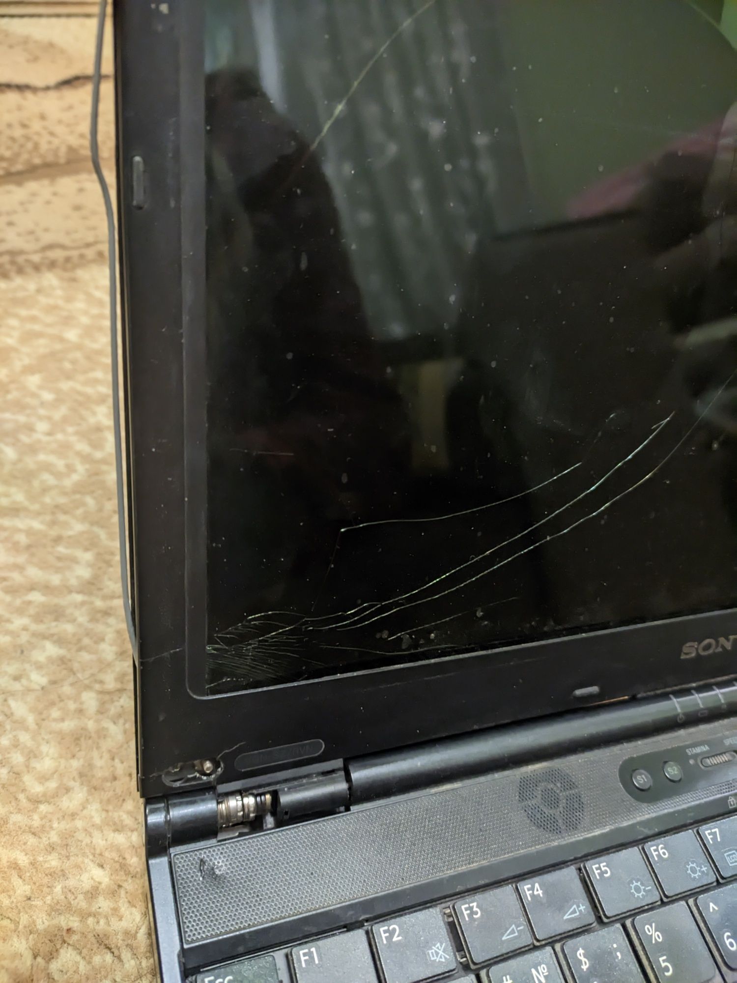 Ноутбук Sony Vaio PCG-6W4P та Doc-станція
