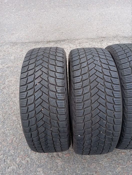 Зимові шини 235/45 R18 Michelin X-Ice Snow