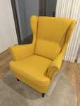 Cadeirão IKEA amarelo