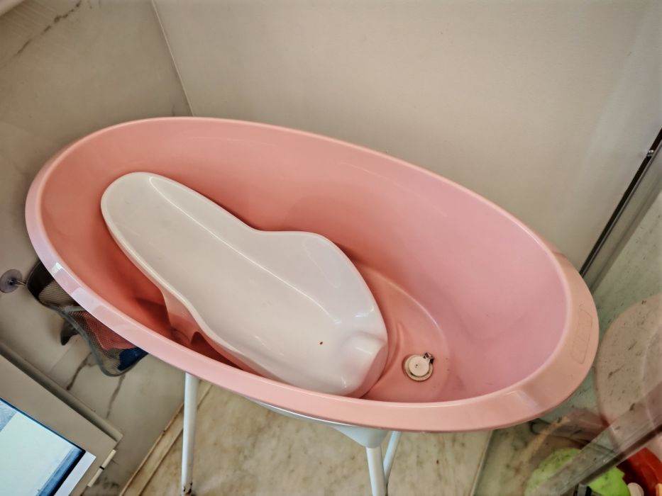 Banheira Luma com suporte pés e redutor bebé