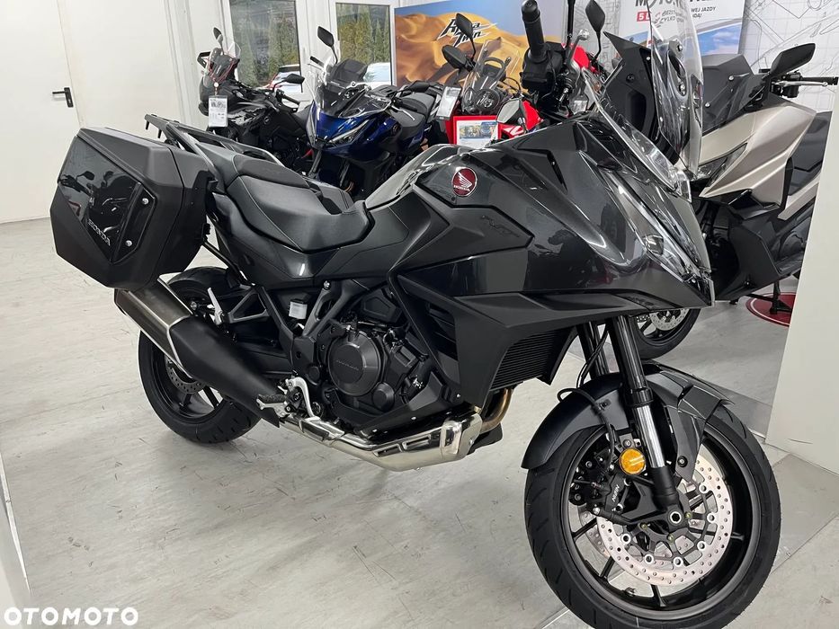 Honda NT Honda NT 1100 AS model 2025 manual od ręki! Ostatnia sztuka!
