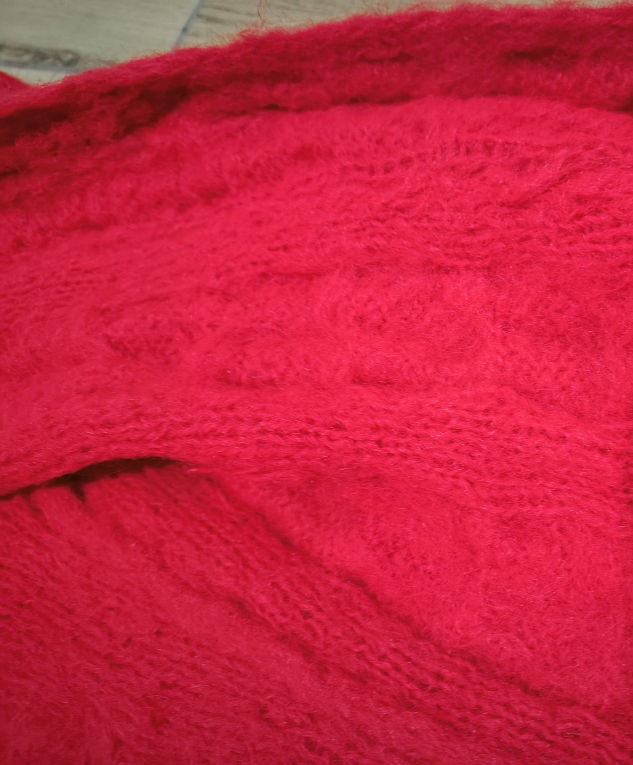 Sweter hande made moherowy w warkocze