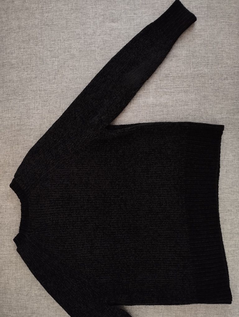 Szenilowy sweter ze zdobieniem przy dekolcie Mohito
