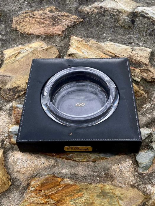 Cinzeiro ST Dupont em Couro Preto