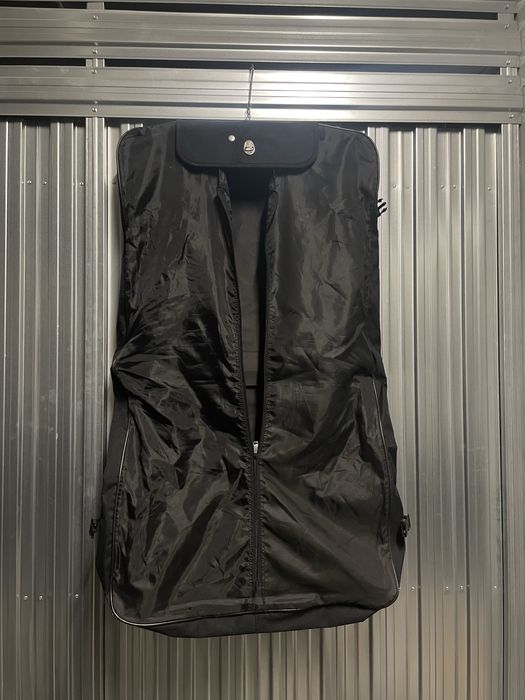 Czarna torba na garnitur pokrowiec podróżna na koszulę składana