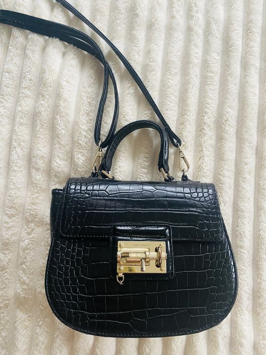 Сумка чорна,шкіряна. Dolche&Gabbana.21*19*10
