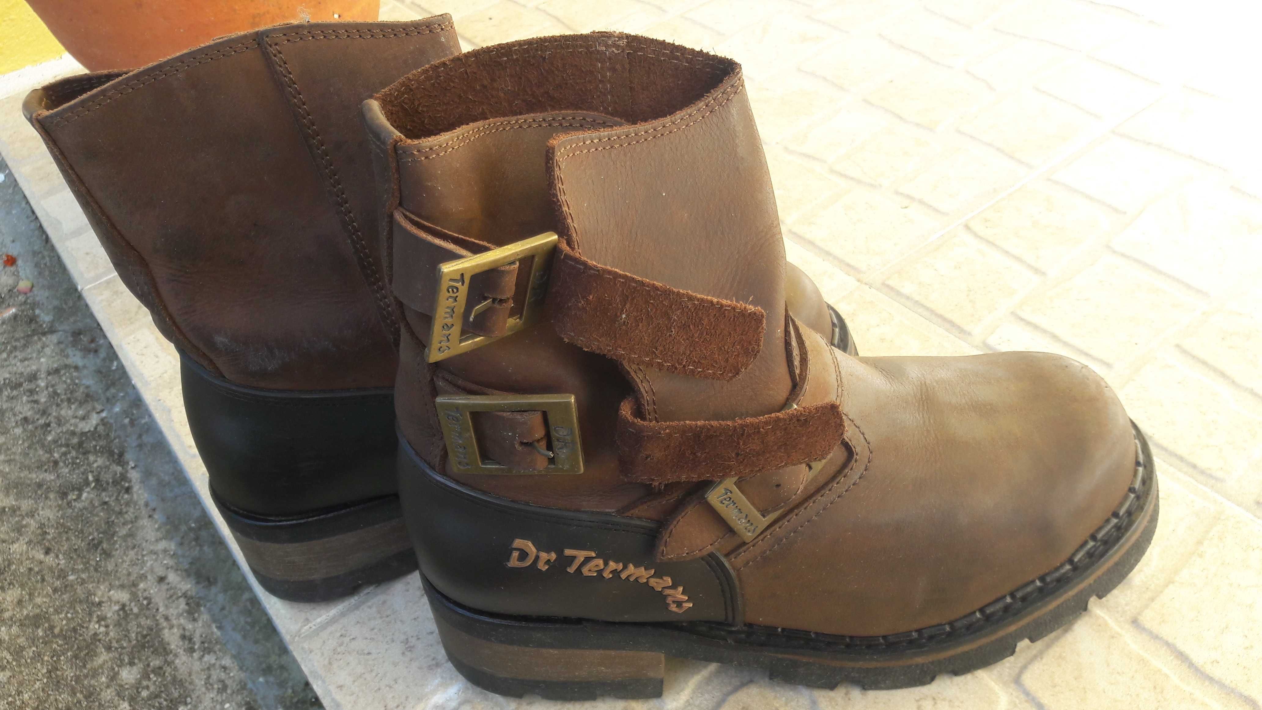 Botas Dr Termans em pele.