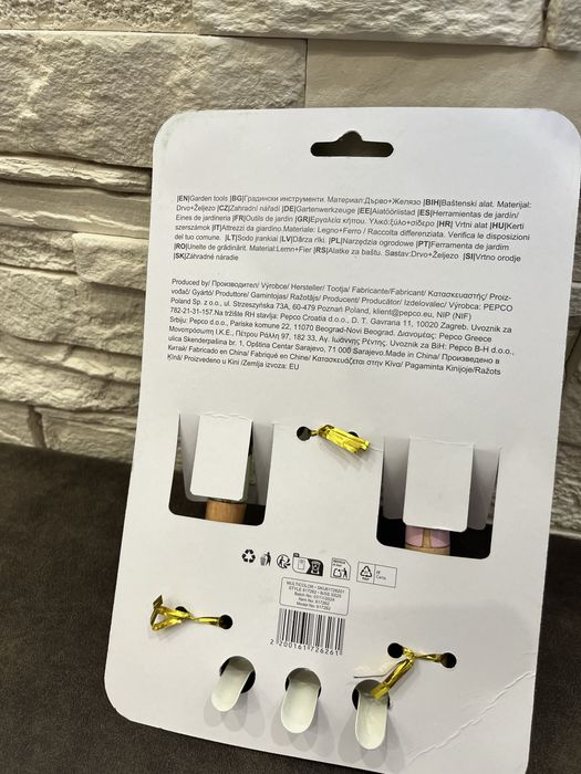 Narzędzia ogrodnicze pastelowy zestaw grabki łopatki