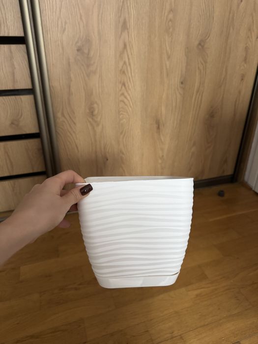 Doniczka sahara kwadrat z podstawką biała 19 cm