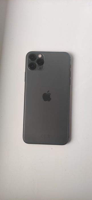 Iphone 11 pro max 256, аккумулятор 88,  не большой дефект экрана