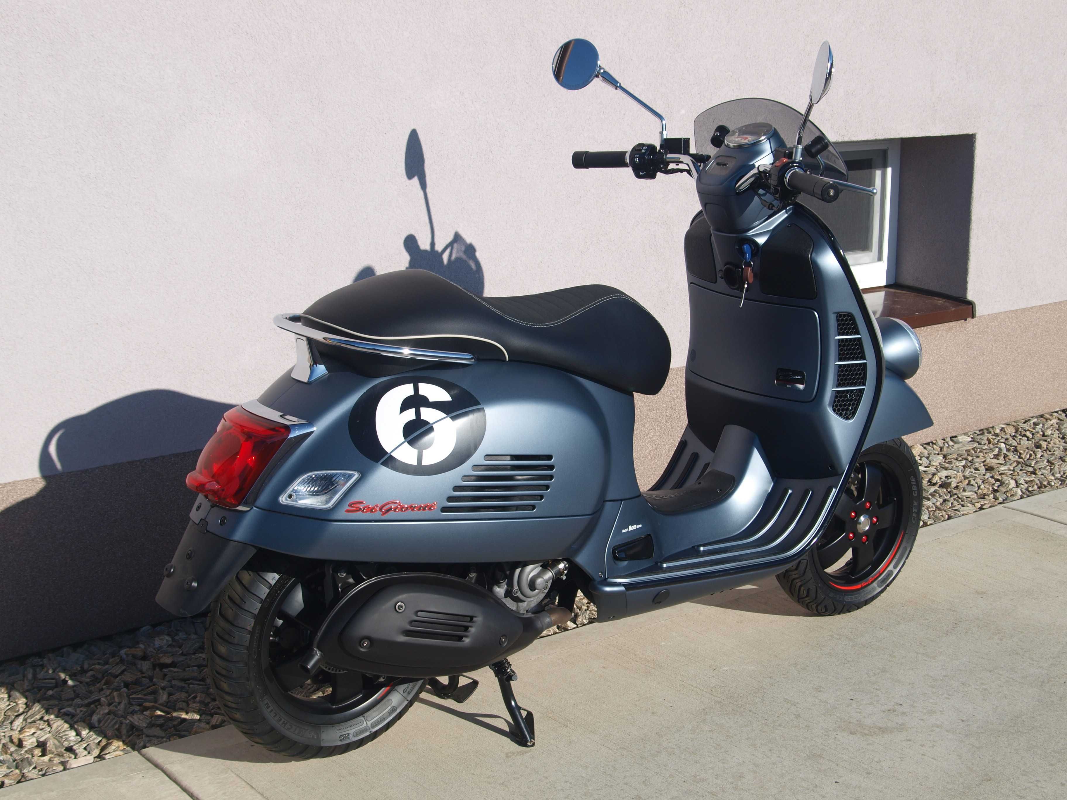 Piaggio Vespa GTS 300 hpe