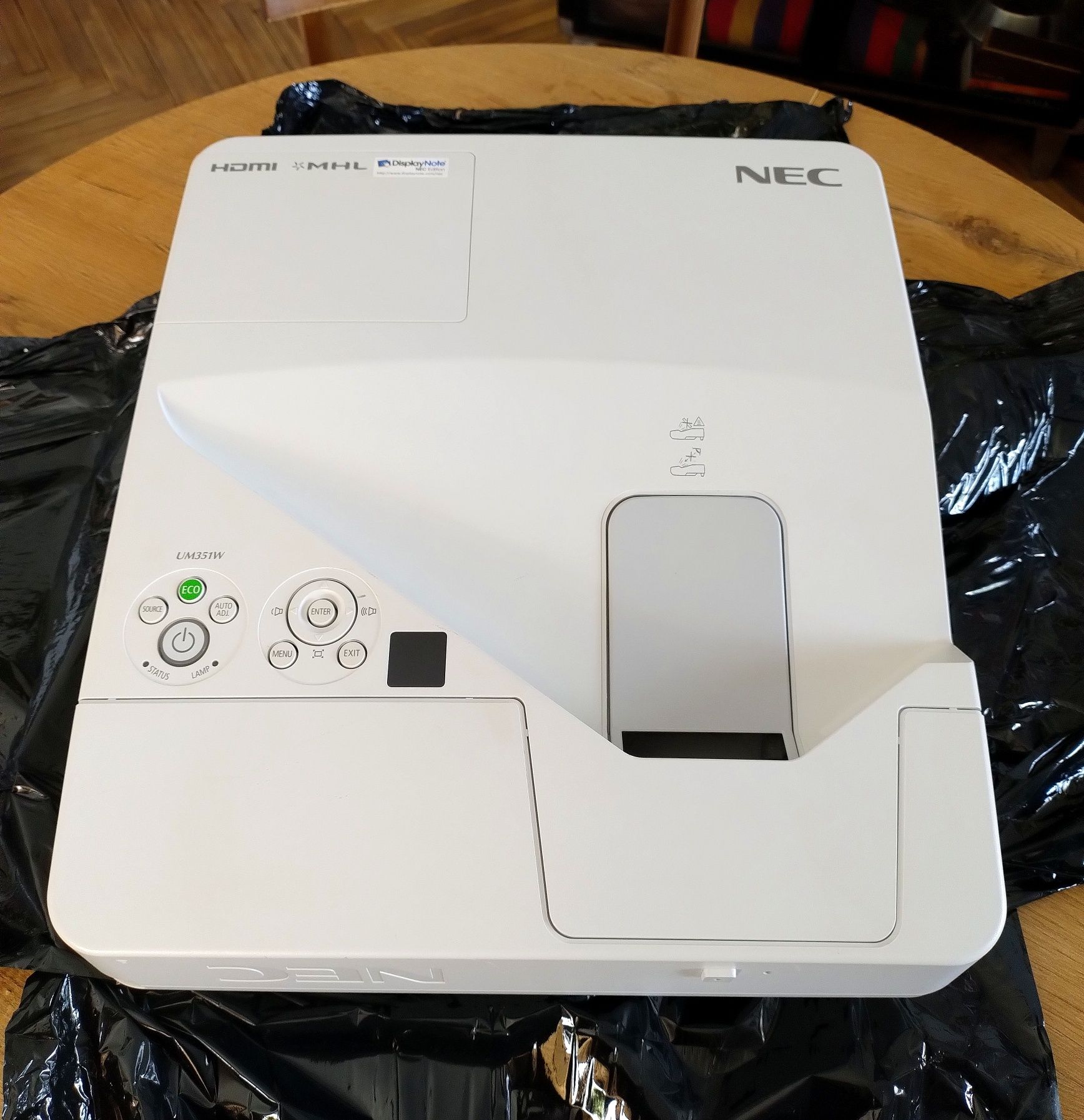 Projektor NEC UM351W