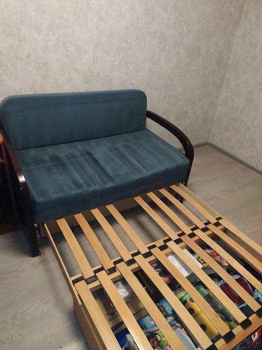 Продам диван 120м
