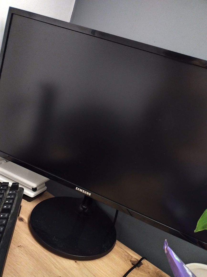 Monitor Samsung 60hz 23 cale