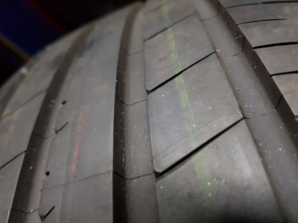 Opony Letnie Nowe Demo R20 235/50-Bridgestone-22Rok