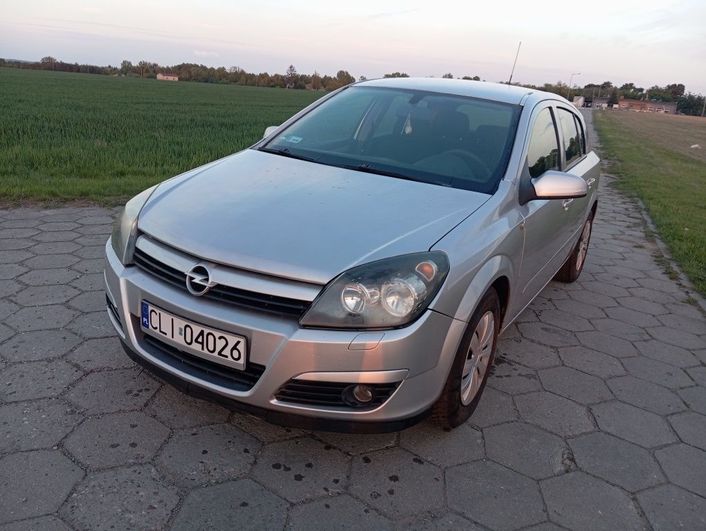 Astra H 1.7 Isuzu mały przebieg najlepszy silnik! Sprawna klima !