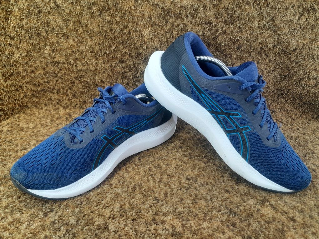 Кросівки літо оригінал Asics 42 розмір.