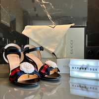 Buty na obcasie Gucci Black Leather Web Bow Flower Sandals