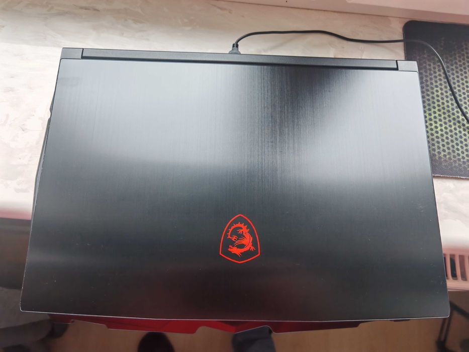 Laptop metalowy gamingowy MSI 8 rdzeni i5 16gb Ram 512gb SSD