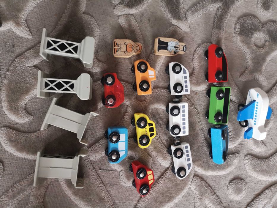 Drewniane tory, pojazdy + inne