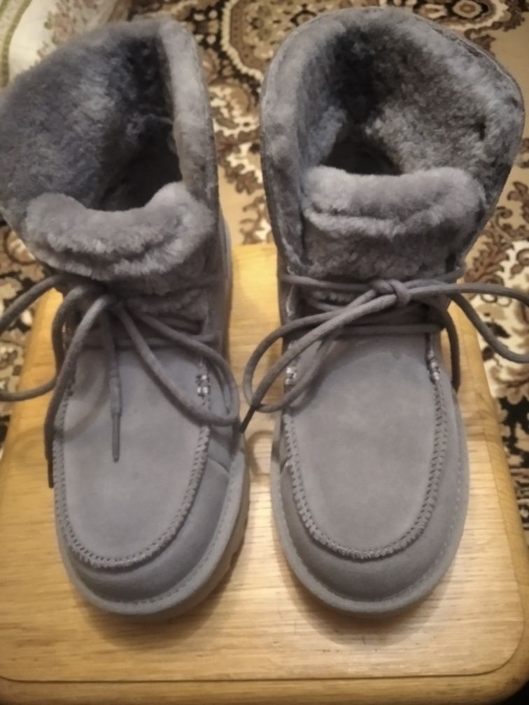 Уги жіночі . UGG