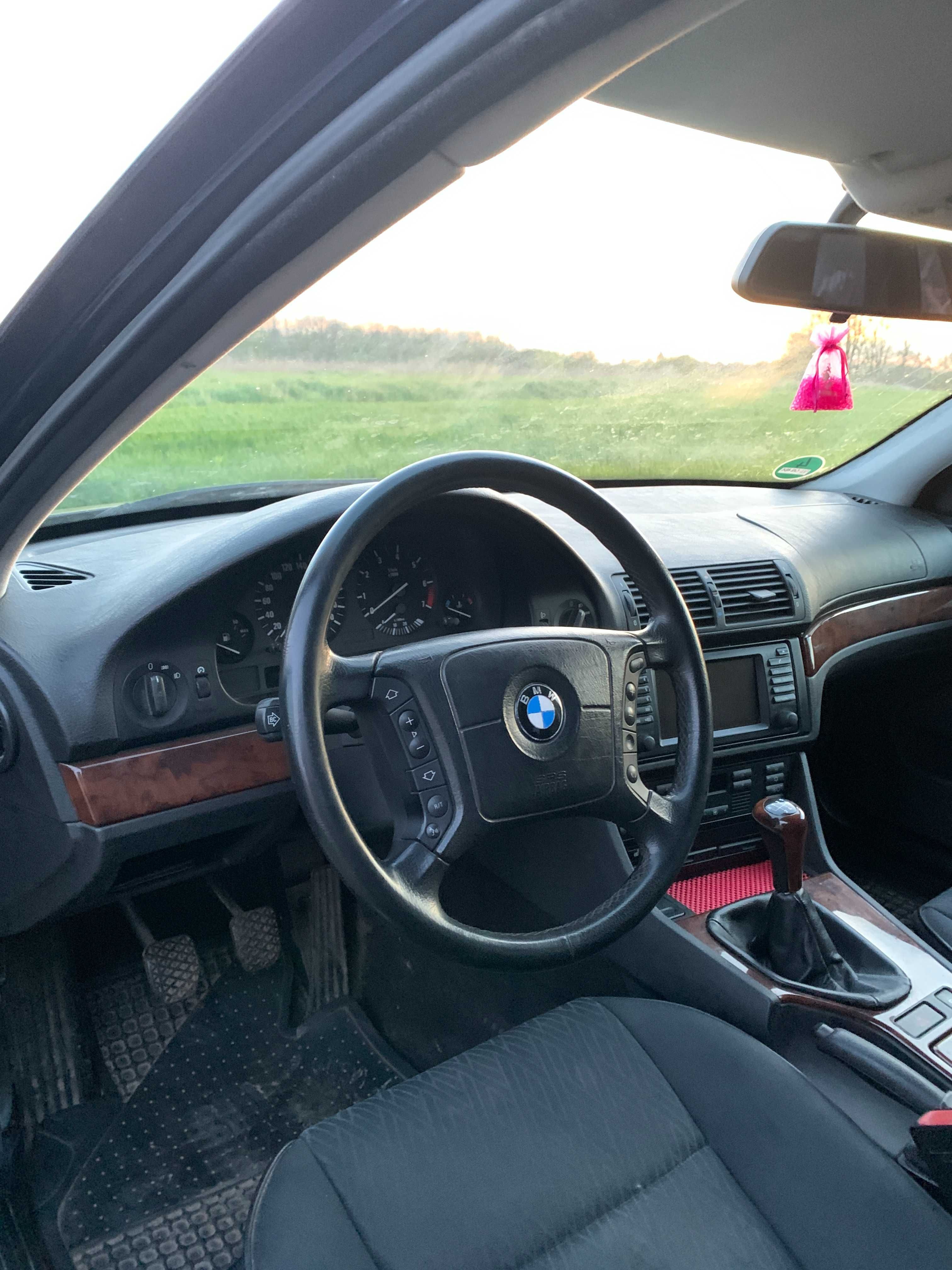 Продам BMW-520і е39
