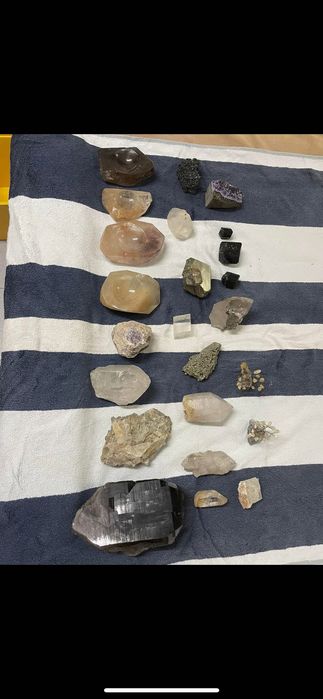 Conjunto de cristais minerais