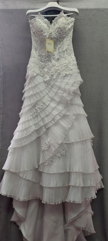 Suknia ślubna EMMI MARIAGE model MARABU sprzedam