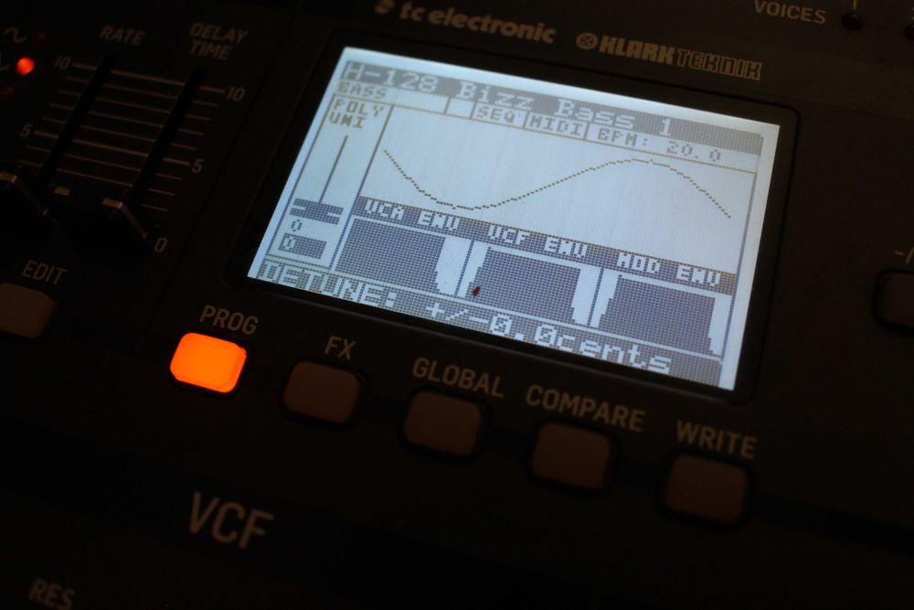 Behringer DeepMind 12D
