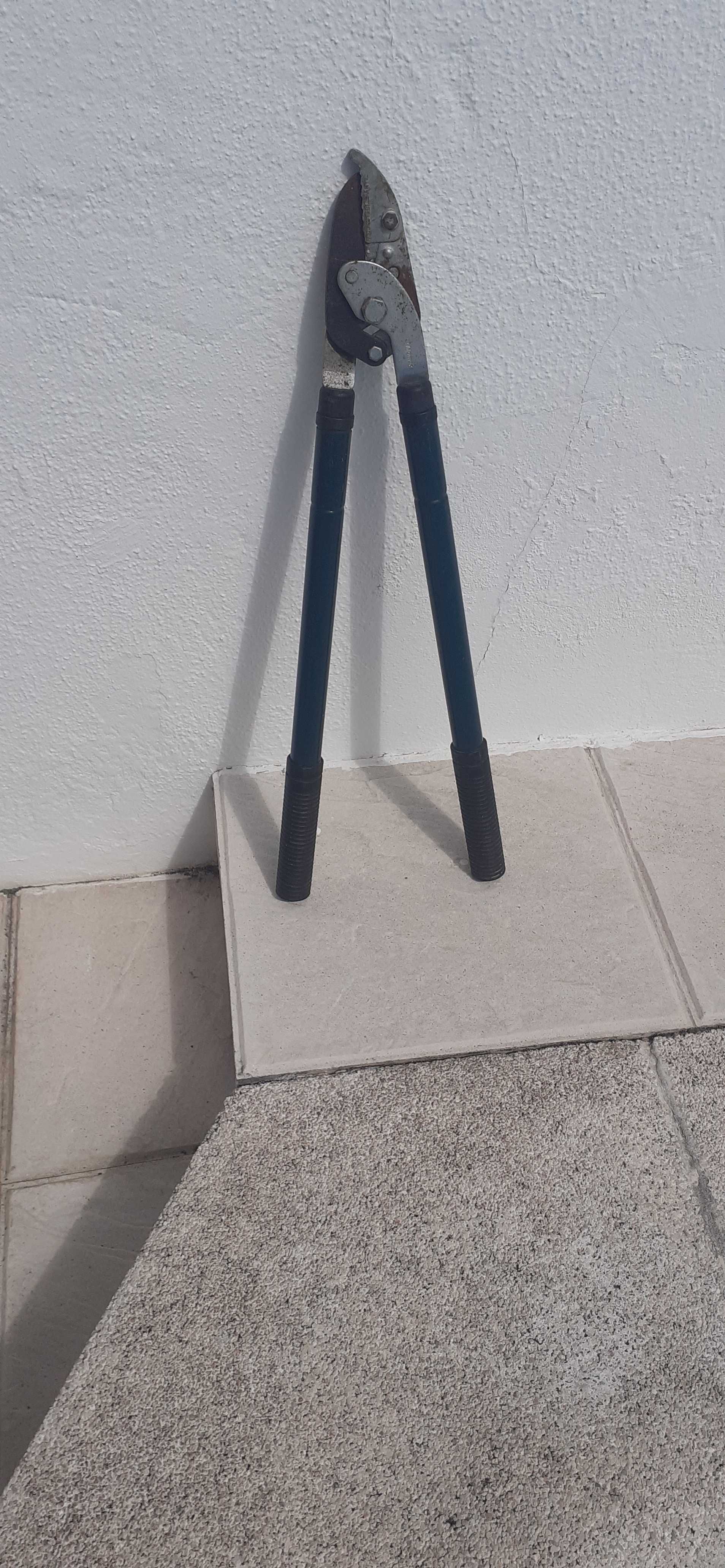 Tesoura para jardinagem